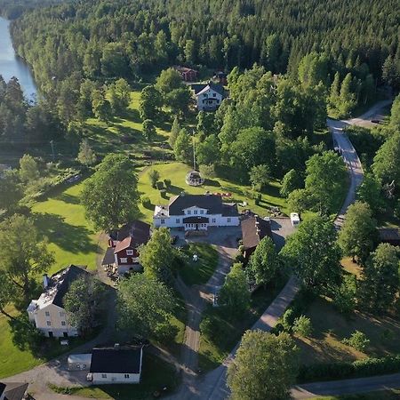Bredsjoe Gamla Herrgard White Dream Mansion Hällefors エクステリア 写真