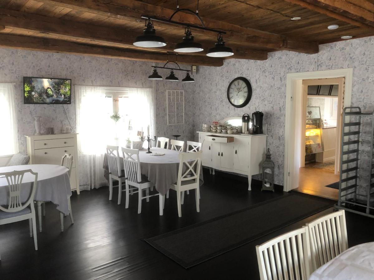 Bredsjoe Gamla Herrgard White Dream Mansion Hällefors エクステリア 写真